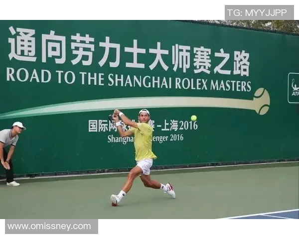 与杨军畅谈网球生涯的辉煌与挑战之路 与杨军畅谈网球生涯的辉煌与挑战之路